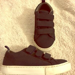 (3 for $15!!) Boys Gap Sz11 Velcro Sneakers